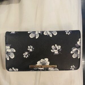 Steve Madden floral wallet